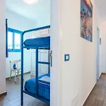 House Abrigos Hostel