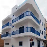 House Abrigos Hostel