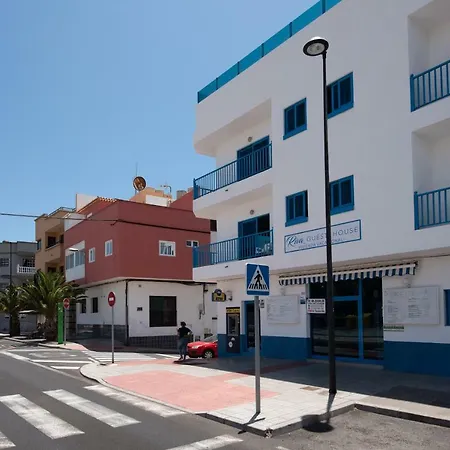 House Abrigos Los Abrigos