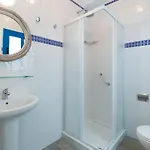 House Abrigos Хостел